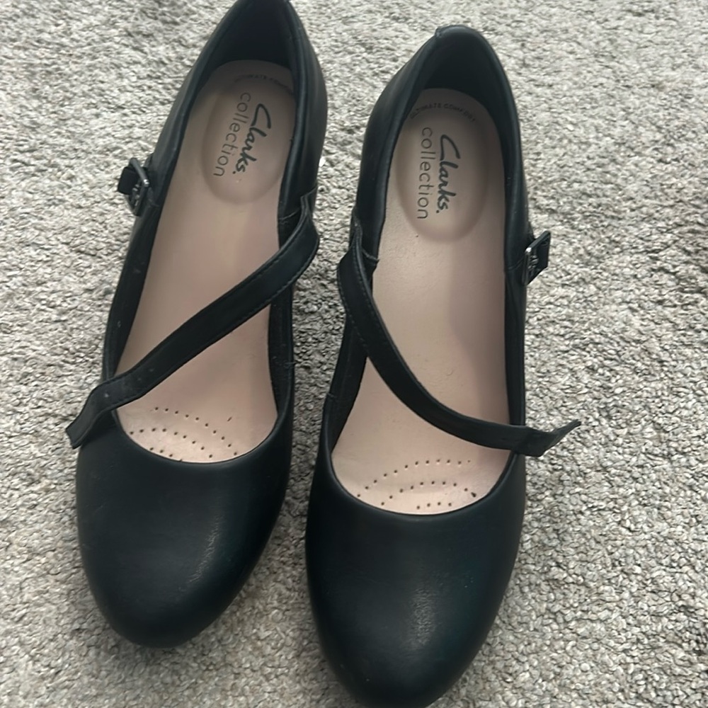 Black Mary Jane Ambyr heels - Clark’s - Size women’s 9